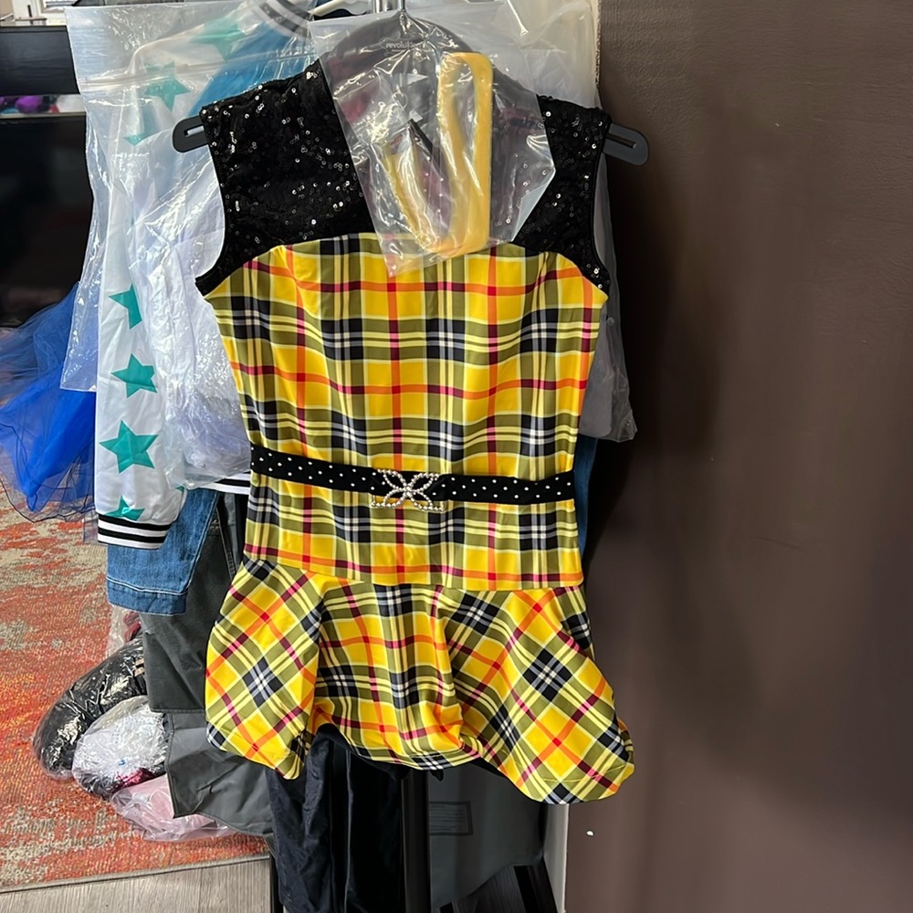 Yellow plaid costume